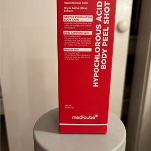 Medicube Hypochlorous Acid Body Peel Shot - Red
